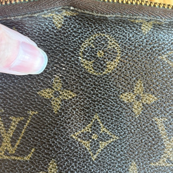 Louis Vuitton Monogram Cosmetic Pouch - Picture 12 of 13